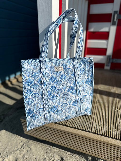 Large Blue Seashell Zipped Tote Bag