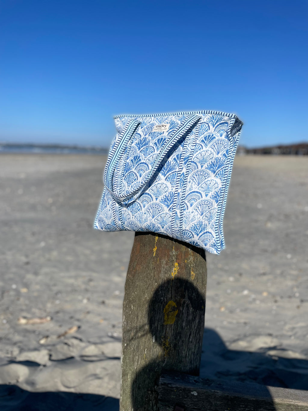 Large Blue Seashell Zipped Tote Bag