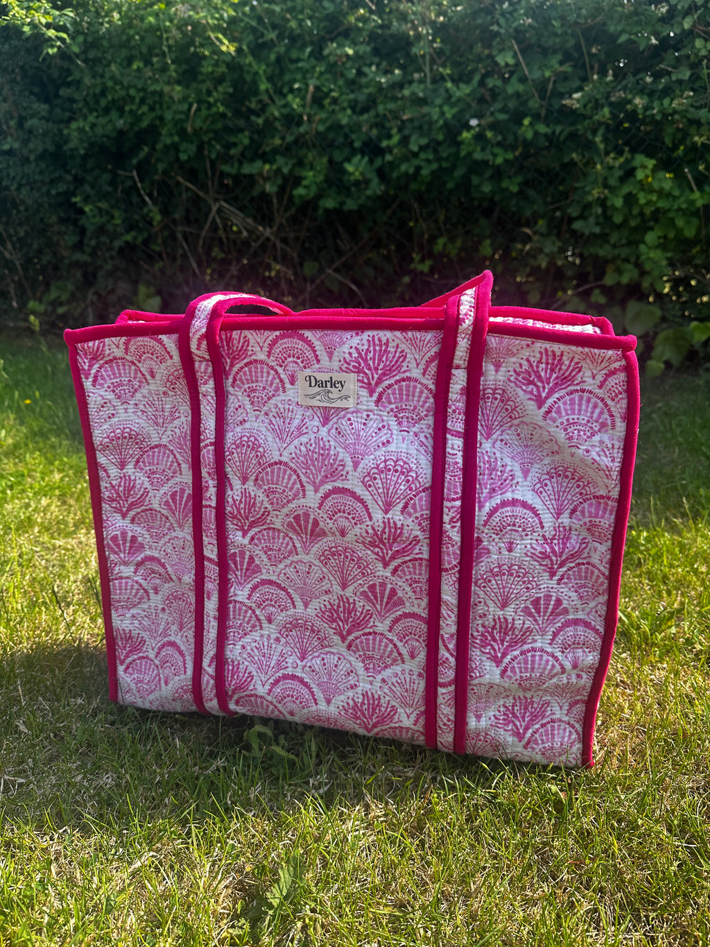 Large Pink Seashell Zipped Tote Bag